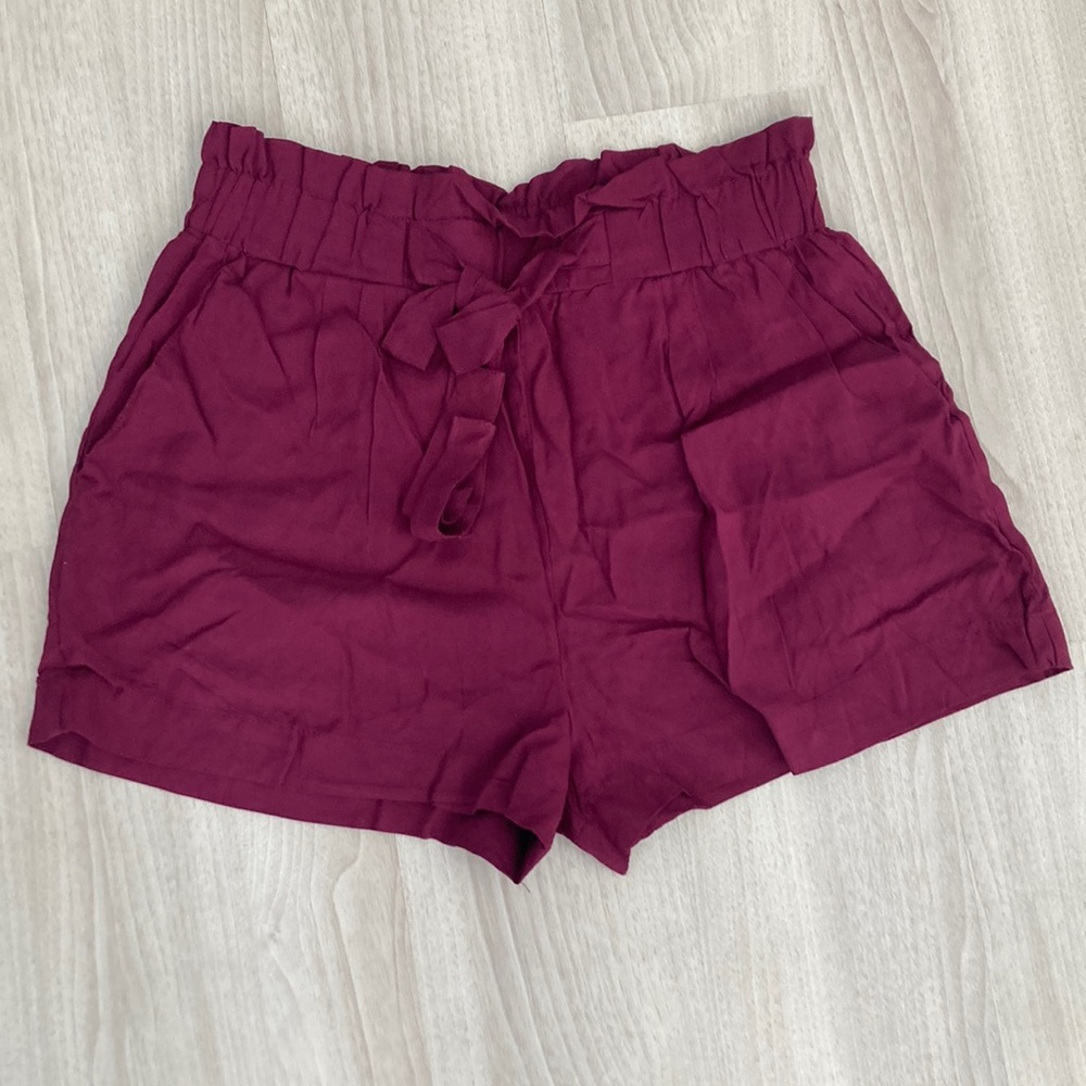 Paperbag Shorts in Wine Medium